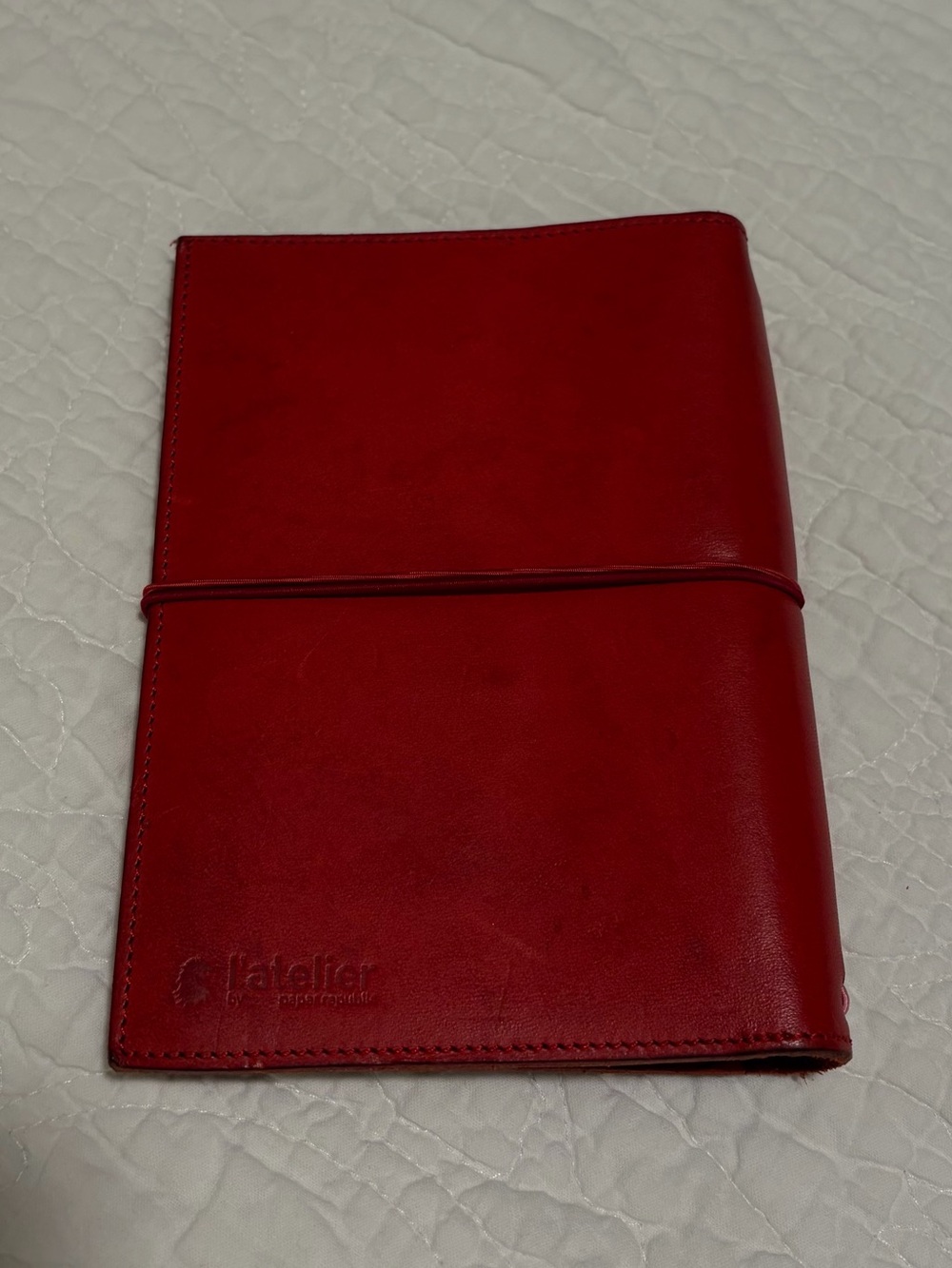 Paper Republic A6 Le Portfolio in Red - Picture 2 of 7
